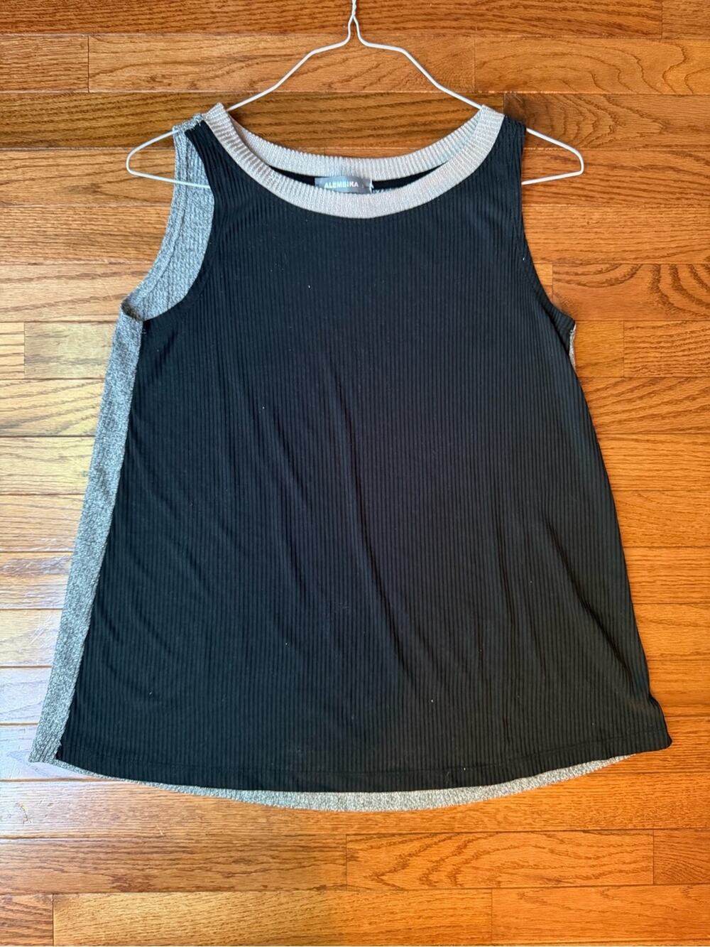 Alembika $168 Colorblock Tank Black Silver Cream Metallic (2) = US 8-10 EUC